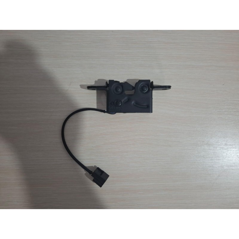 Renault Fluence Uyumlu Motor Kaput Kilidi - Kablolu Soketli